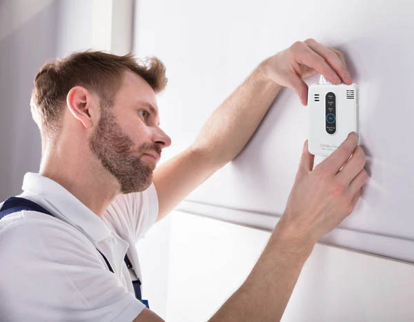 installation of gas alarms in home
